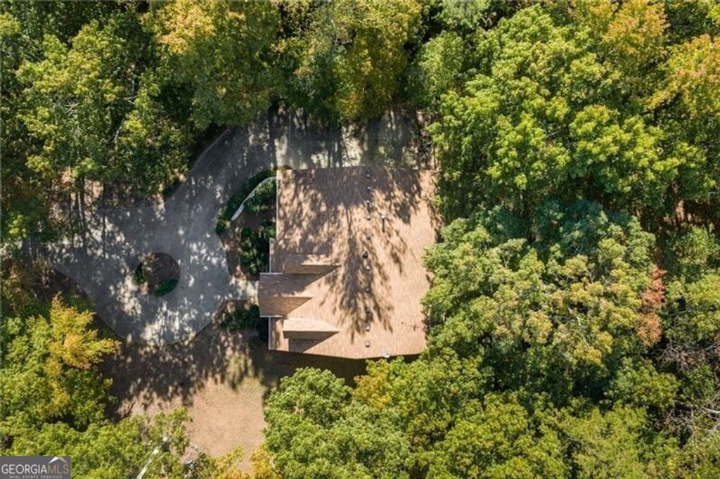 Photo of 16218 Henderson Road, Milton, GA 30004 (MLS # 10631412)