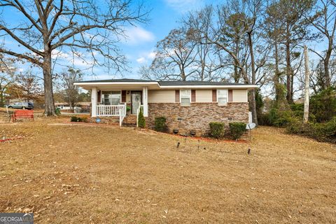 1822 Veterans Memorial Parkway, Lanett, AL 36863 - #: 10663103