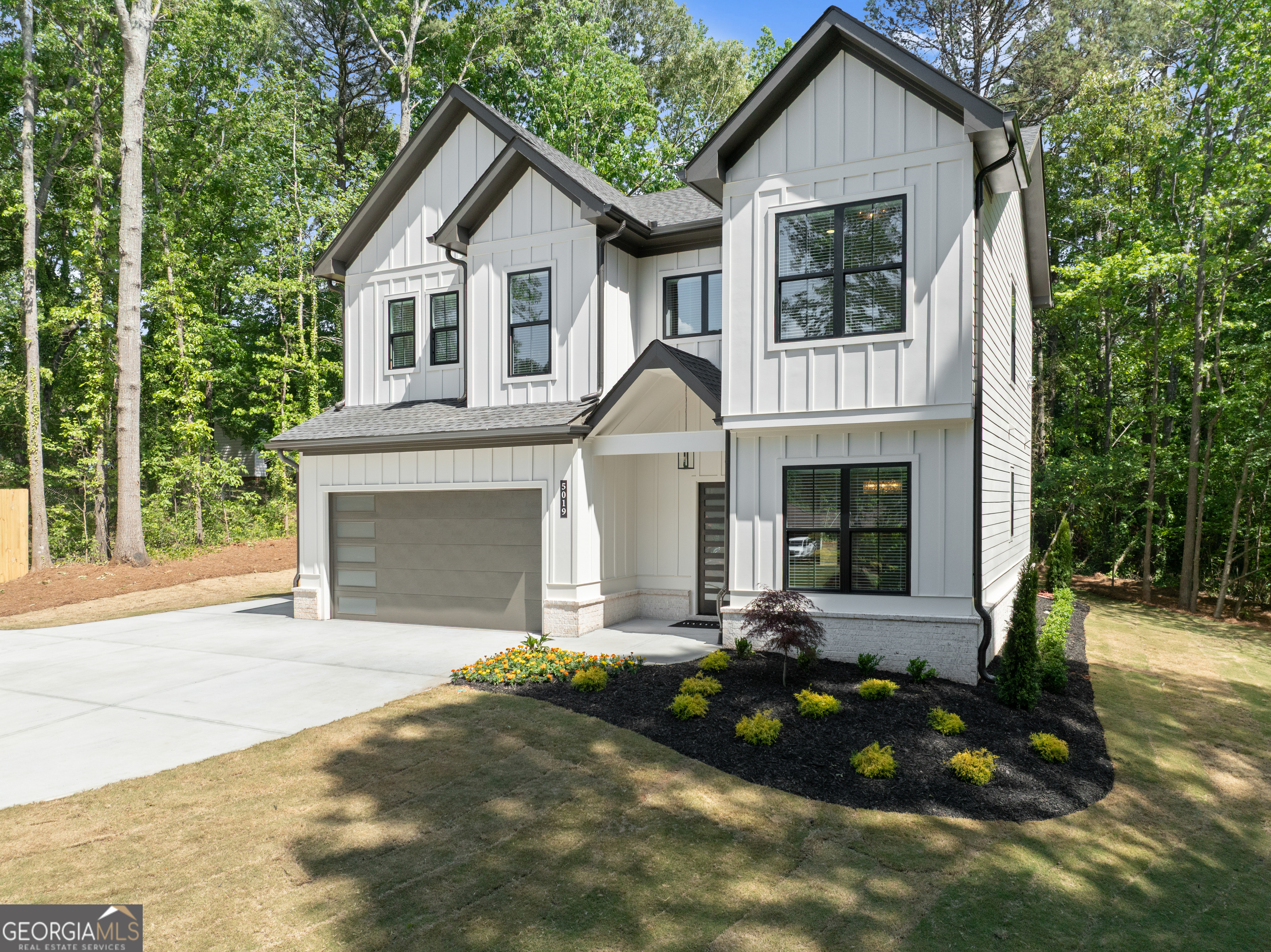 5019 Nichols DR