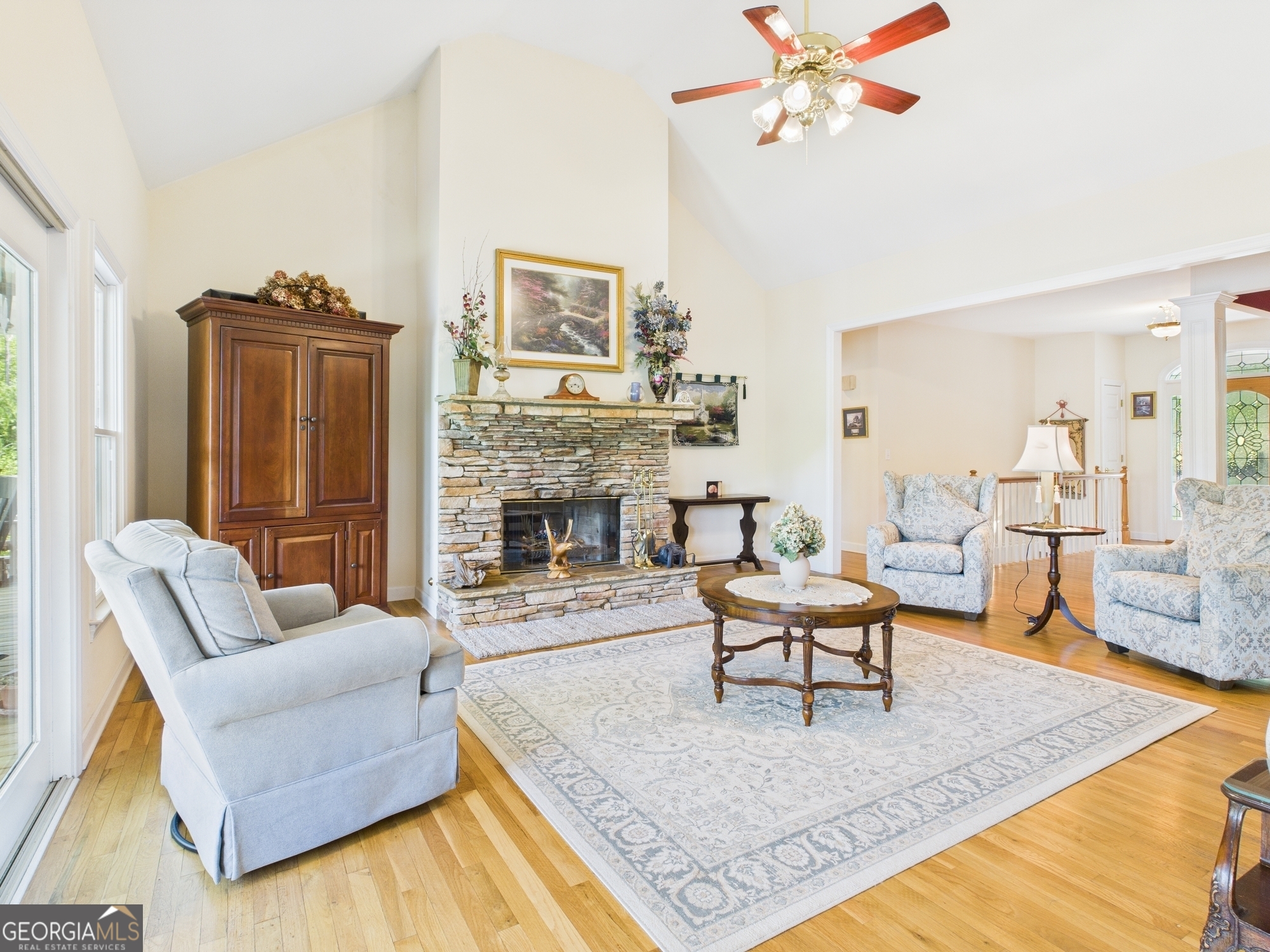 2831 Club DR