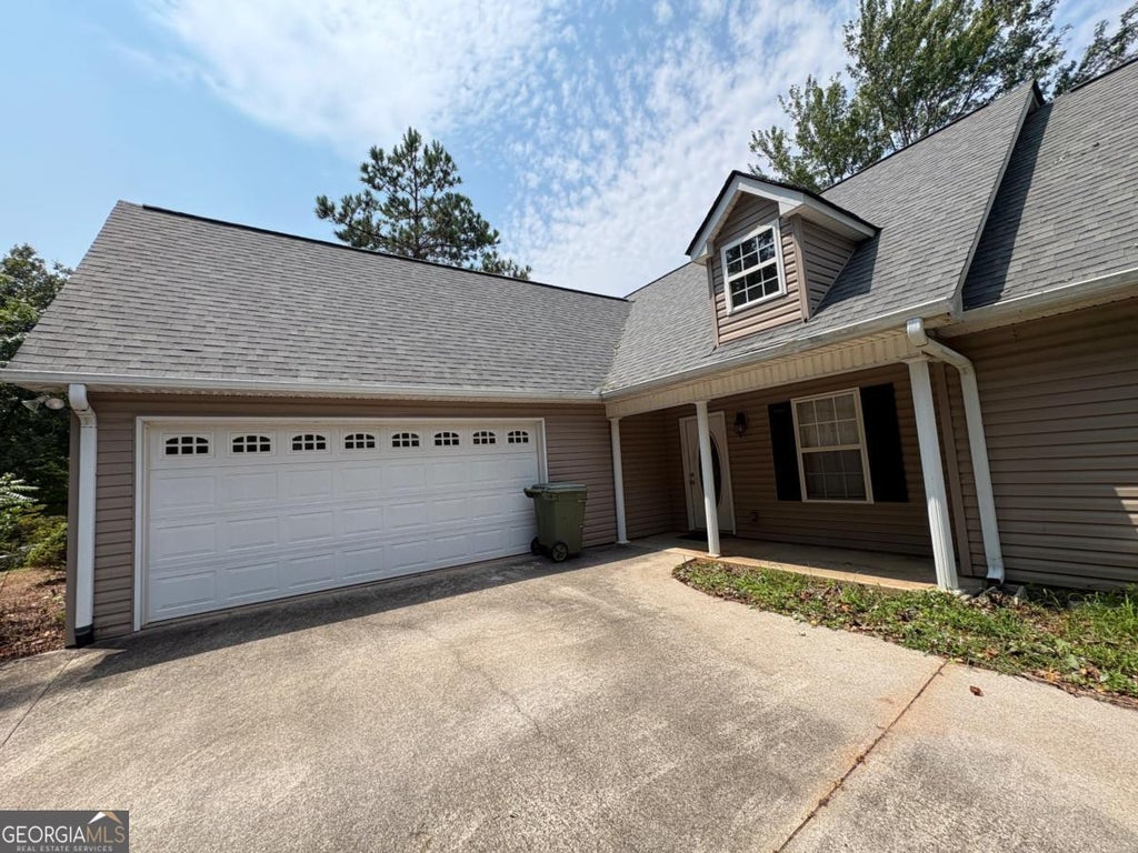 Photo of 205 Boulevard Street, Cleveland, GA 30528 (MLS # 10818221)