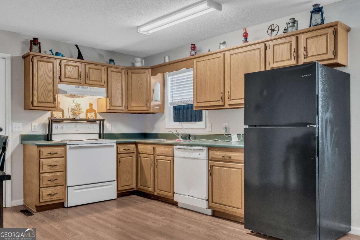 303 Hobson RD