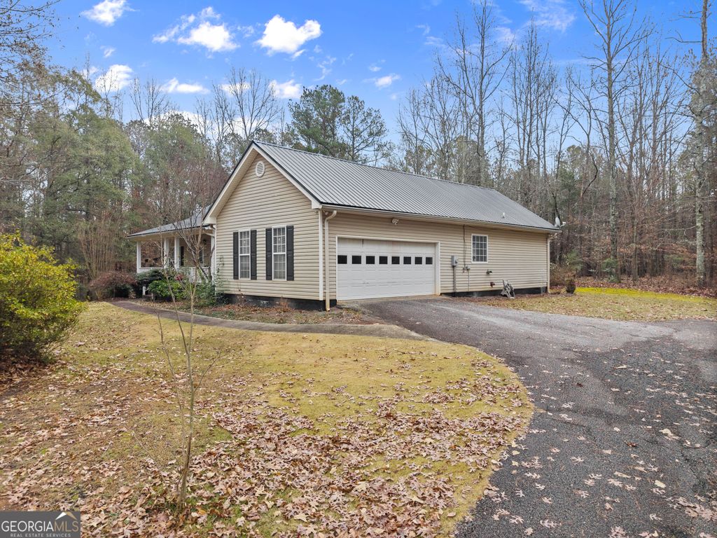Photo of 163 Tuxedo Drive, Commerce, GA 30530 (MLS # 10654141)