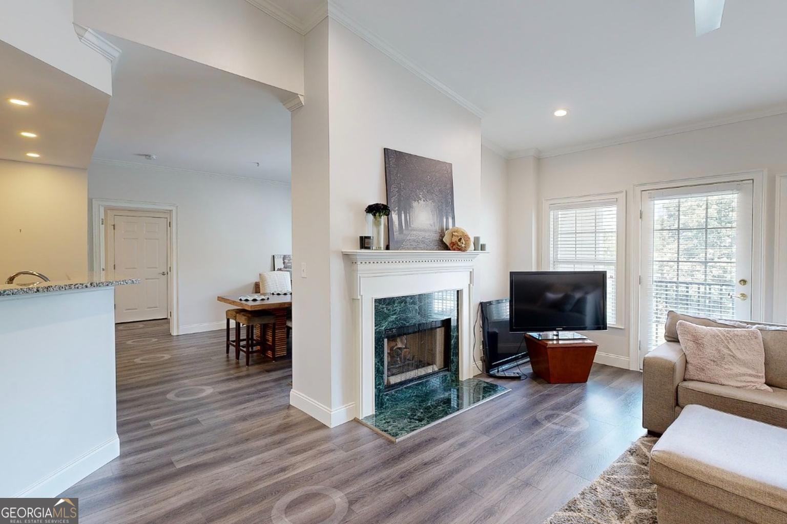 3275 Lenox RD NE APT 413