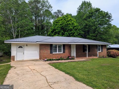 98 James ST Tallapoosa GA 30176