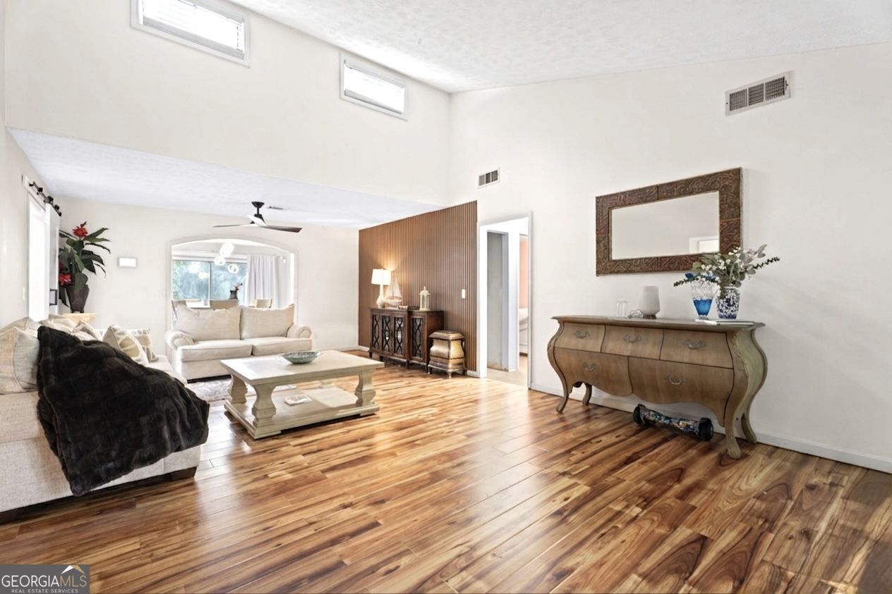487 Warren RD SW
