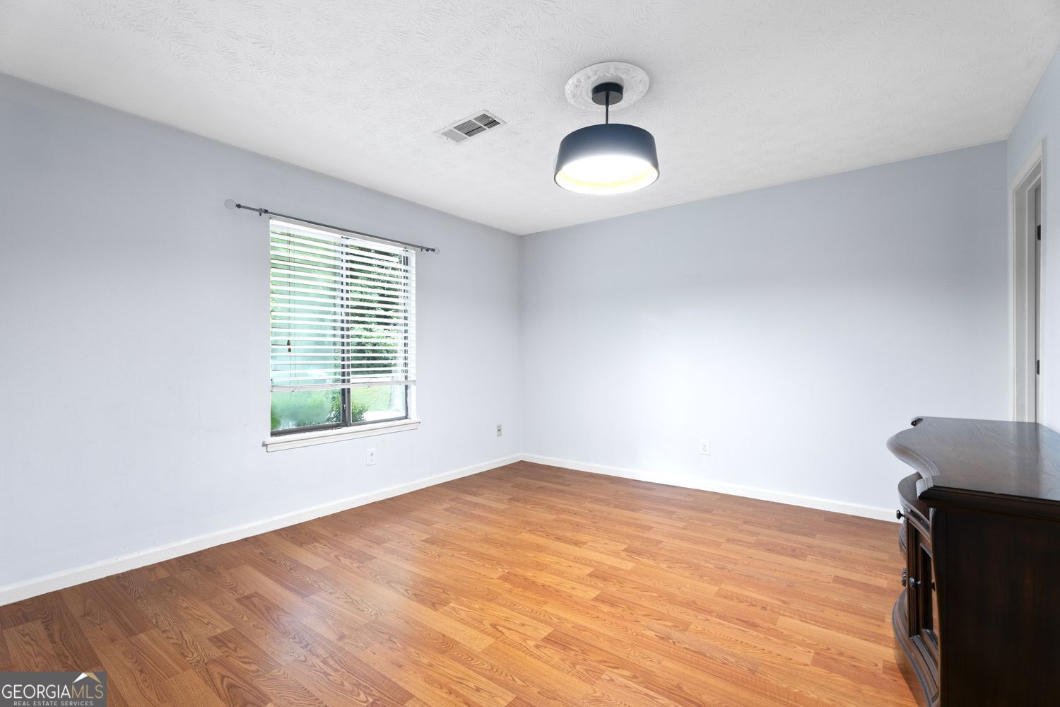 487 Warren RD SW