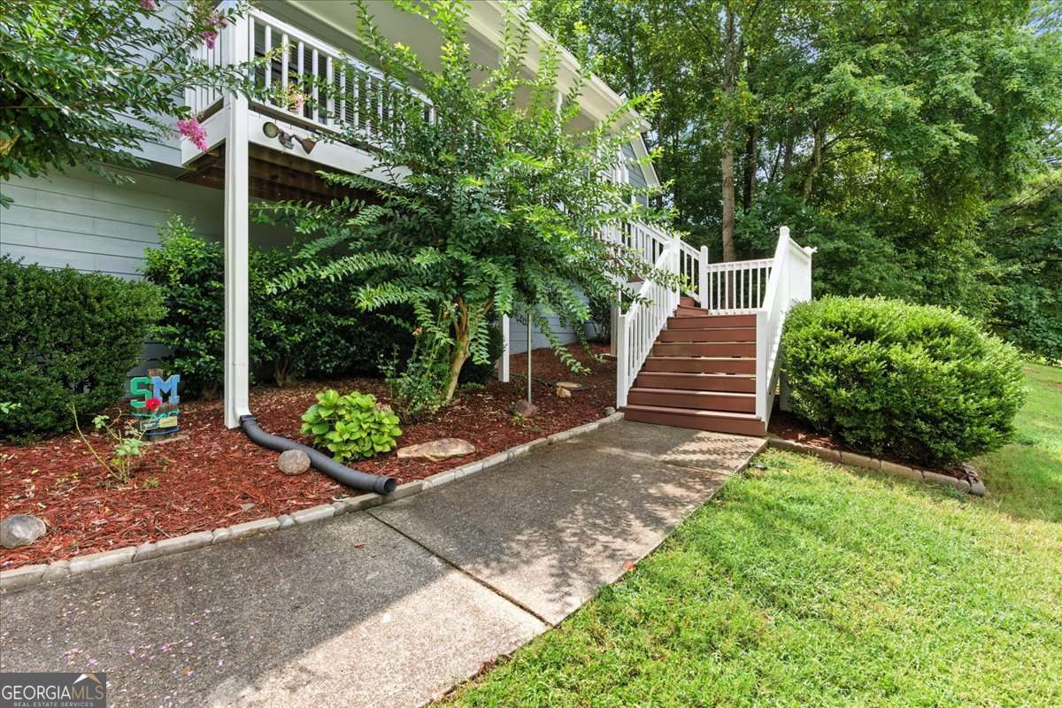 40 Yellowstone LN
