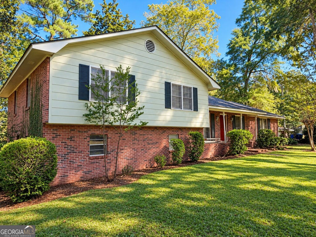 Photo of 511 Brookdale Drive, Dublin, GA 31021 (MLS # 10874940)