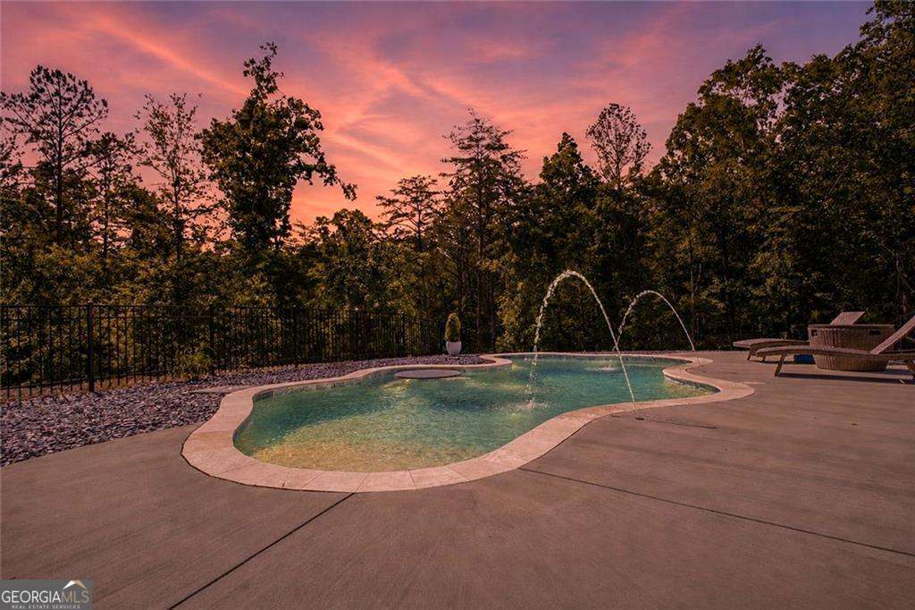 16 Mountain Creek TRL NE