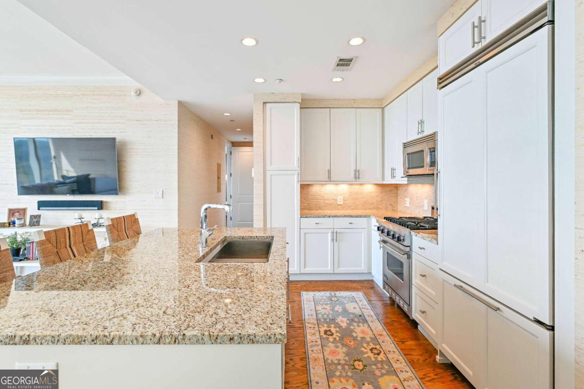 3630 Peachtree RD NE 2106