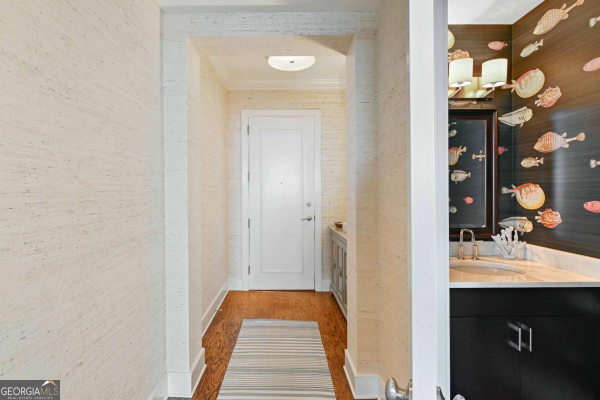 3630 Peachtree RD NE 2106