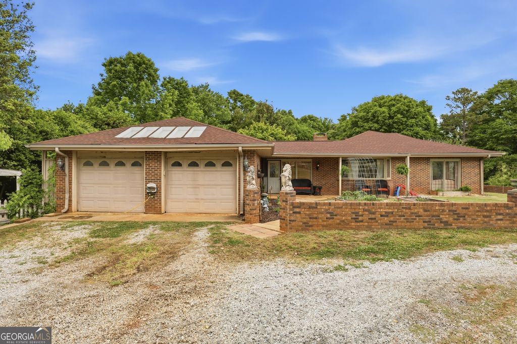 Photo of 412 Tower Road, Martin, GA 30557 (MLS # 10755956)