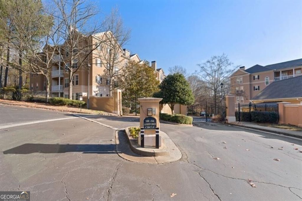 Photo of 224 Ashford Circle, Atlanta, GA 30338 (MLS # 10697591)