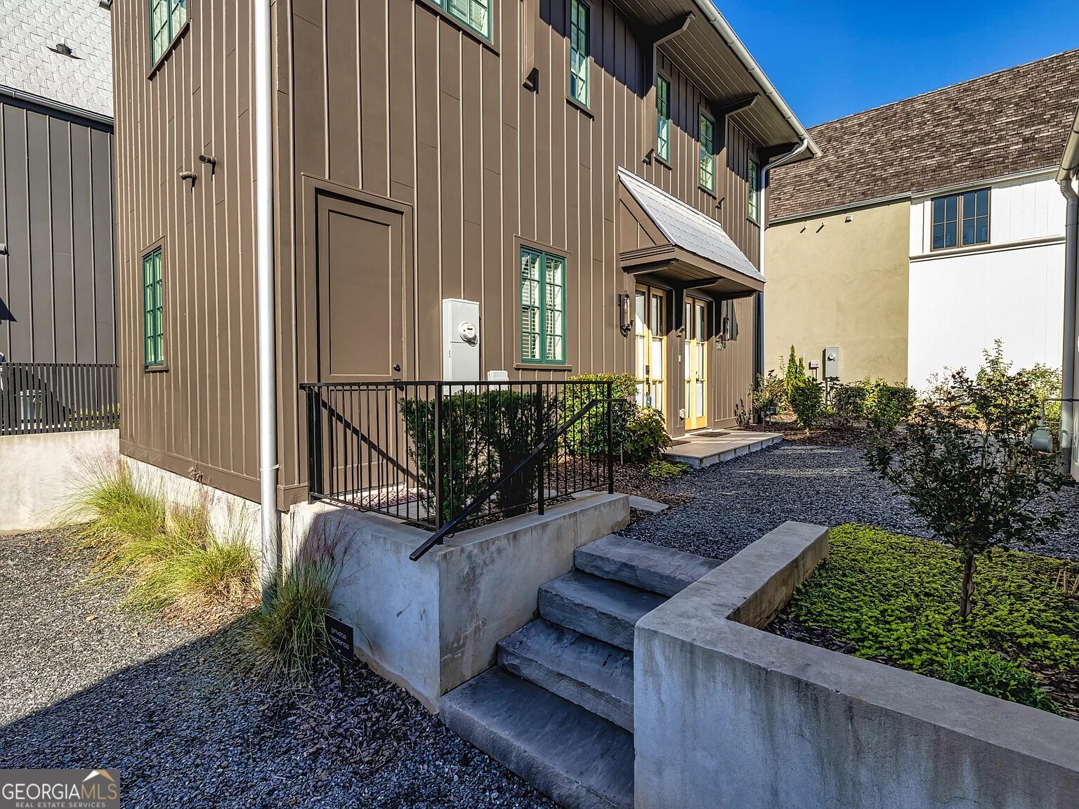 247 Ravenhurst LN