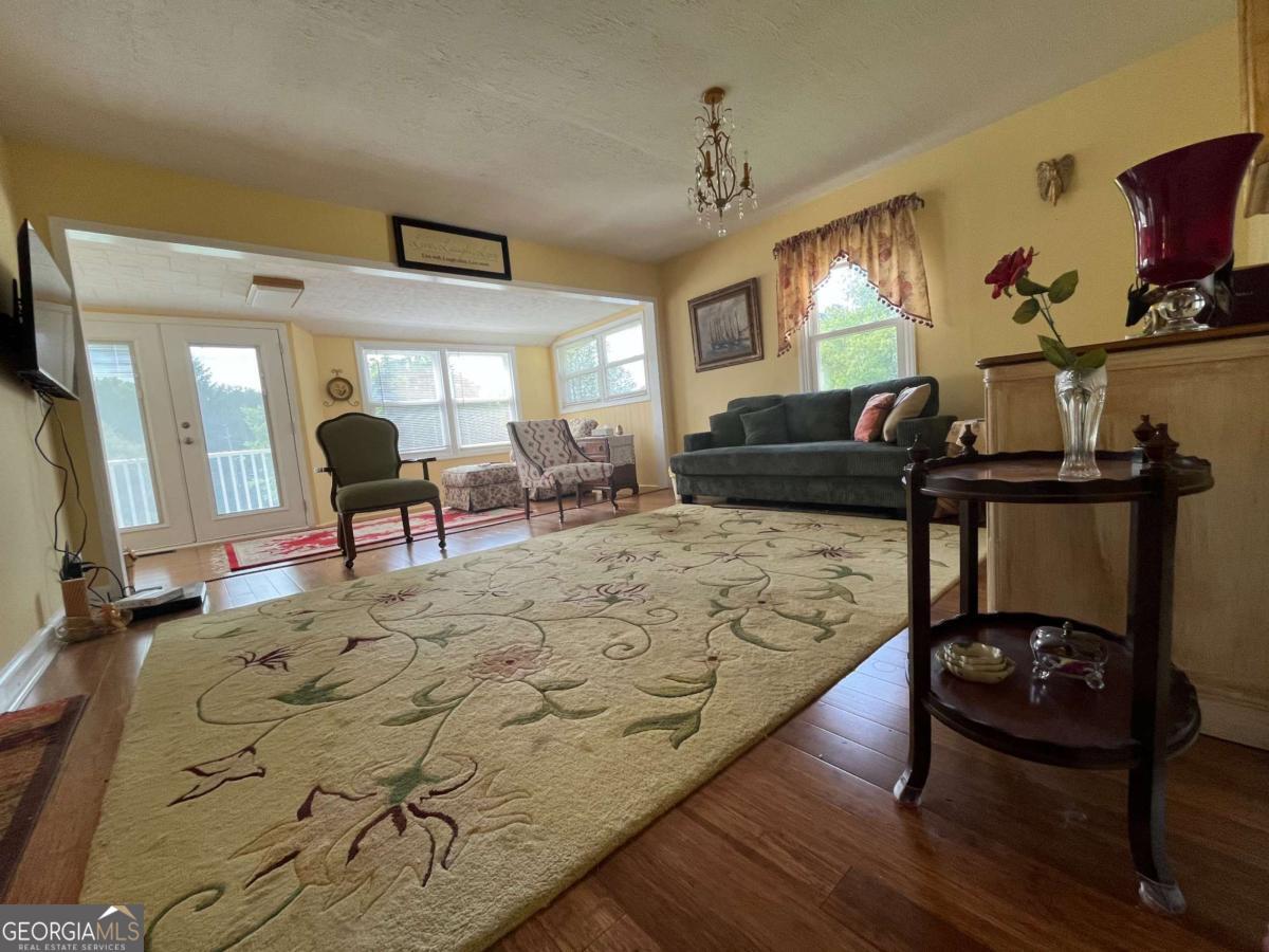 131 Hillcrest DR