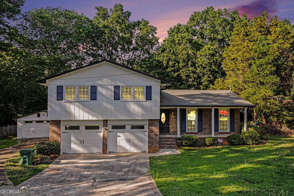 Photo of 3724 Satellite Boulevard, Ellenwood, GA 30294 (MLS # 10770628)