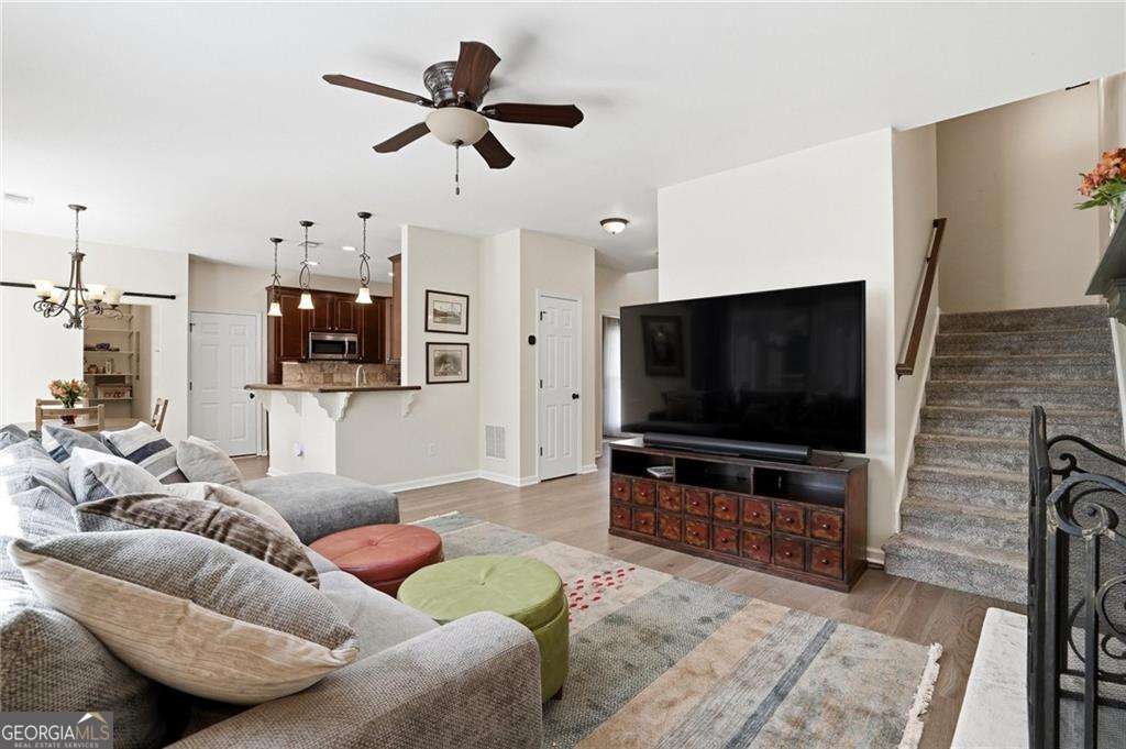 3985 Chestnut Springs CT