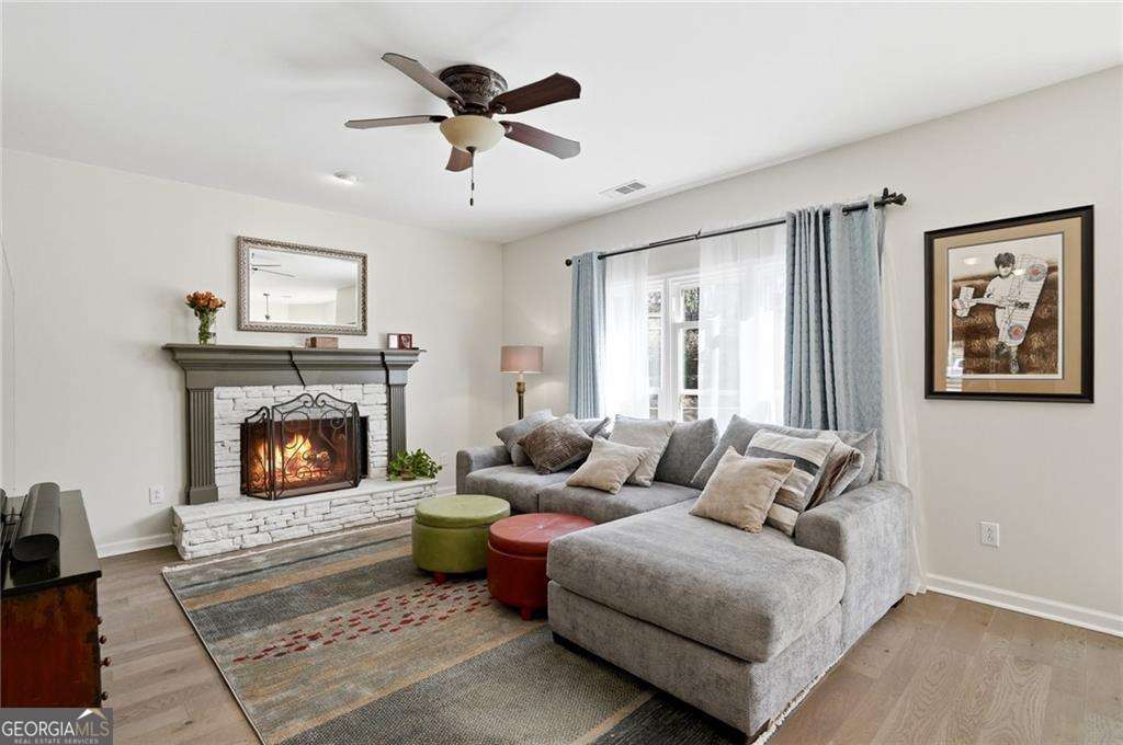 3985 Chestnut Springs CT