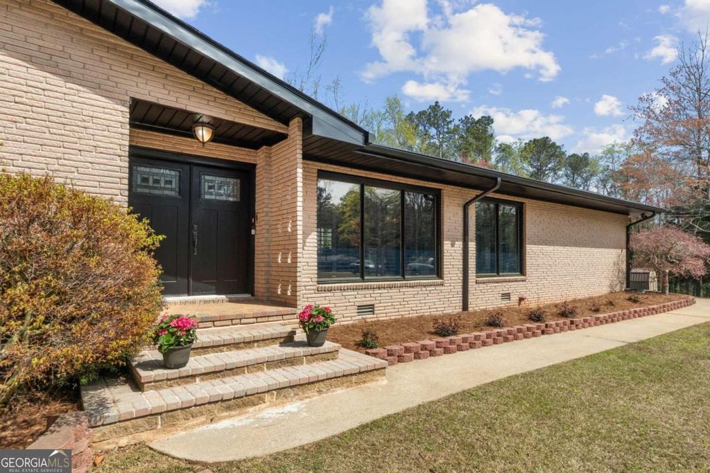 Photo of 8617 Stone Road, Douglasville, GA 30135 (MLS # 10715425)