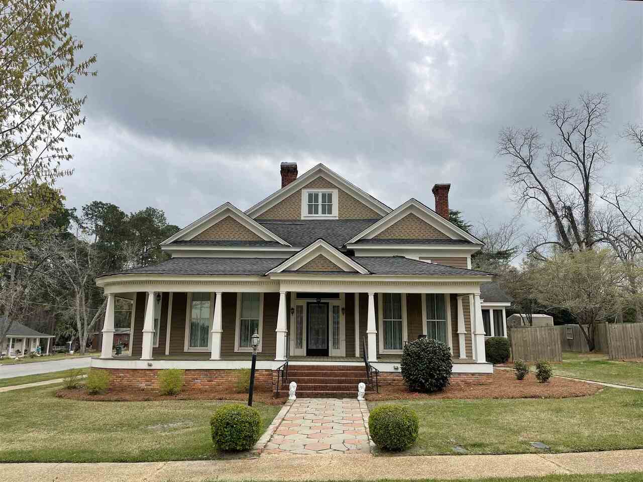 You have to see all of the work and details of this classic home. There are too many restorations and renovations to list. Floor to ceiling, wall to wall. inside and out nothing was spared on this College Street home. Call today for more as well as your first visit to your new home!