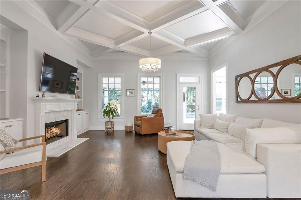 Alpharetta, Georgia 30004, United States, 4 Bedrooms Bedrooms, ,4 BathroomsBathrooms,Residential,Pending,202946