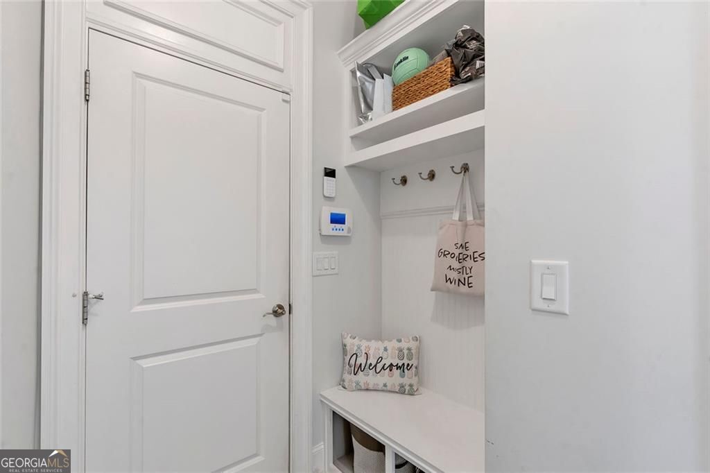 Alpharetta, Georgia 30004, United States, 4 Bedrooms Bedrooms, ,4 BathroomsBathrooms,Residential,Pending,202946