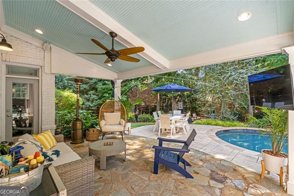 Alpharetta, Georgia 30004, United States, 4 Bedrooms Bedrooms, ,4 BathroomsBathrooms,Residential,Pending,202946