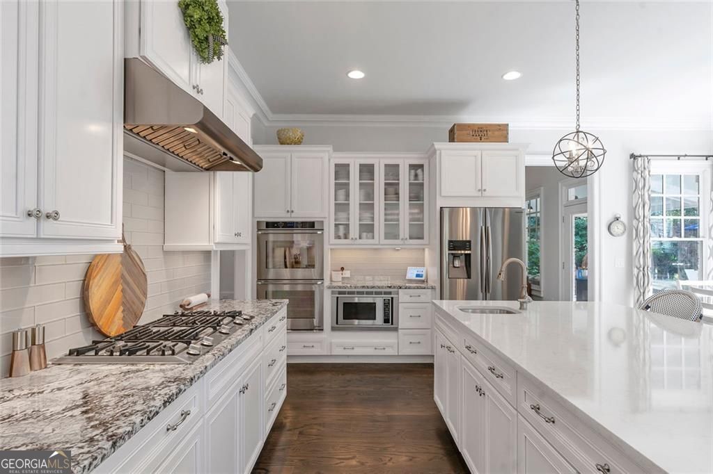 Alpharetta, Georgia 30004, United States, 4 Bedrooms Bedrooms, ,4 BathroomsBathrooms,Residential,Pending,202946