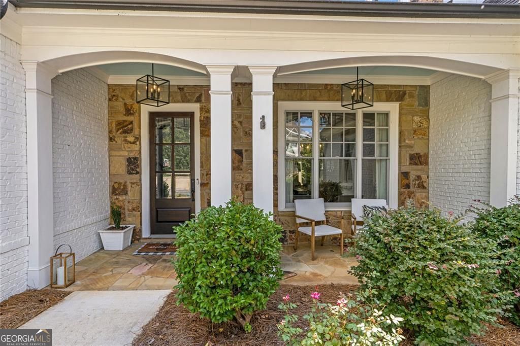 Alpharetta, Georgia 30004, United States, 4 Bedrooms Bedrooms, ,4 BathroomsBathrooms,Residential,Pending,202946