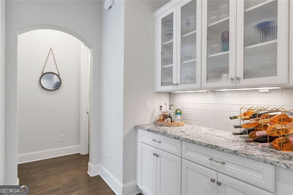 Alpharetta, Georgia 30004, United States, 4 Bedrooms Bedrooms, ,4 BathroomsBathrooms,Residential,Pending,202946