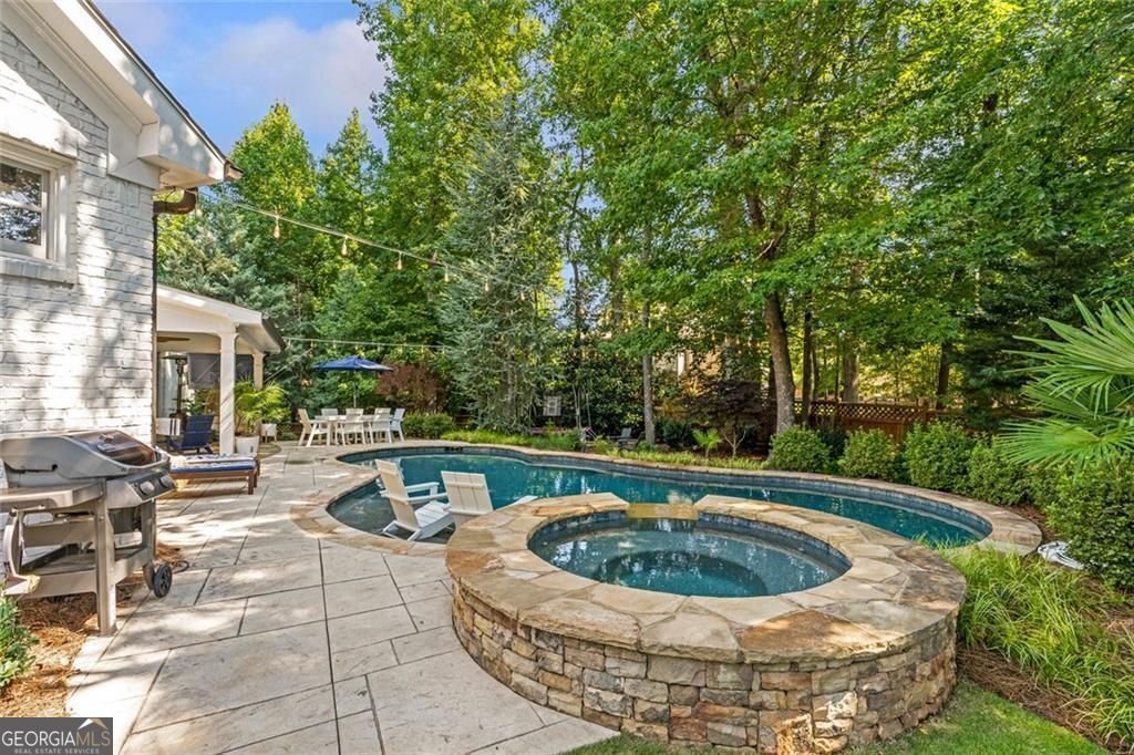 Alpharetta, Georgia 30004, United States, 4 Bedrooms Bedrooms, ,4 BathroomsBathrooms,Residential,Pending,202946