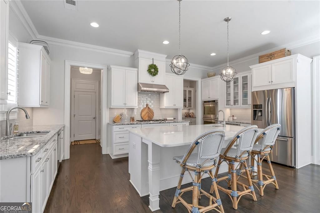 Alpharetta, Georgia 30004, United States, 4 Bedrooms Bedrooms, ,4 BathroomsBathrooms,Residential,Pending,202946