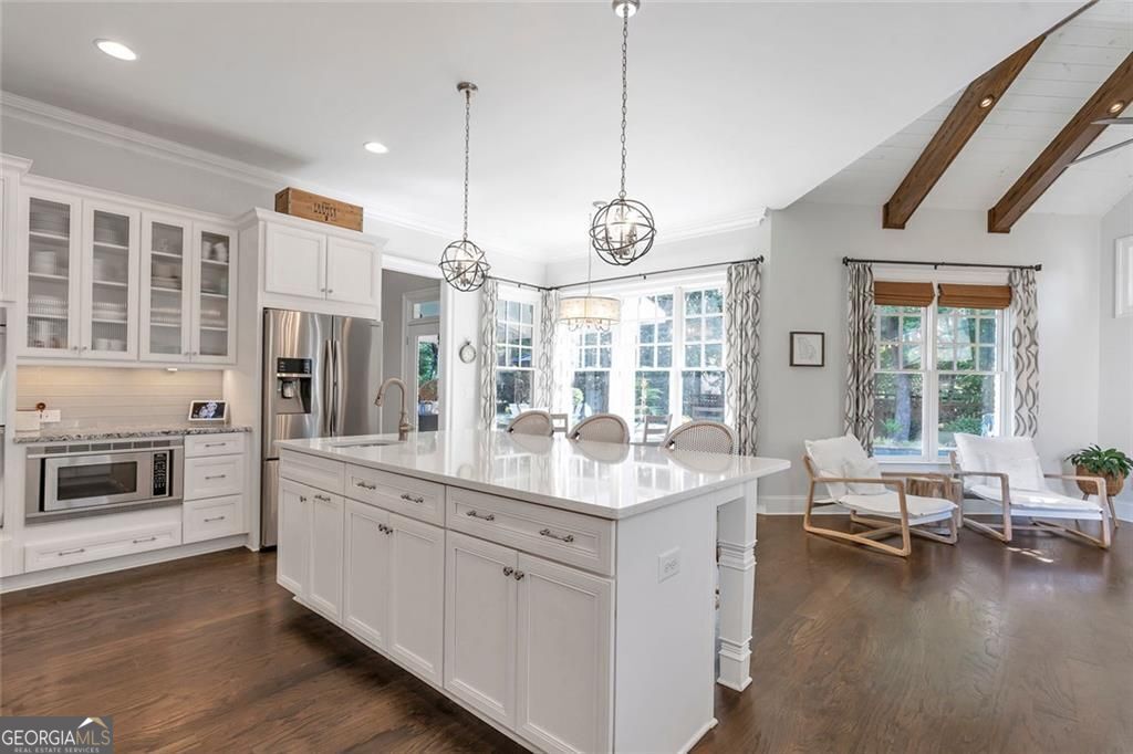 Alpharetta, Georgia 30004, United States, 4 Bedrooms Bedrooms, ,4 BathroomsBathrooms,Residential,Pending,202946