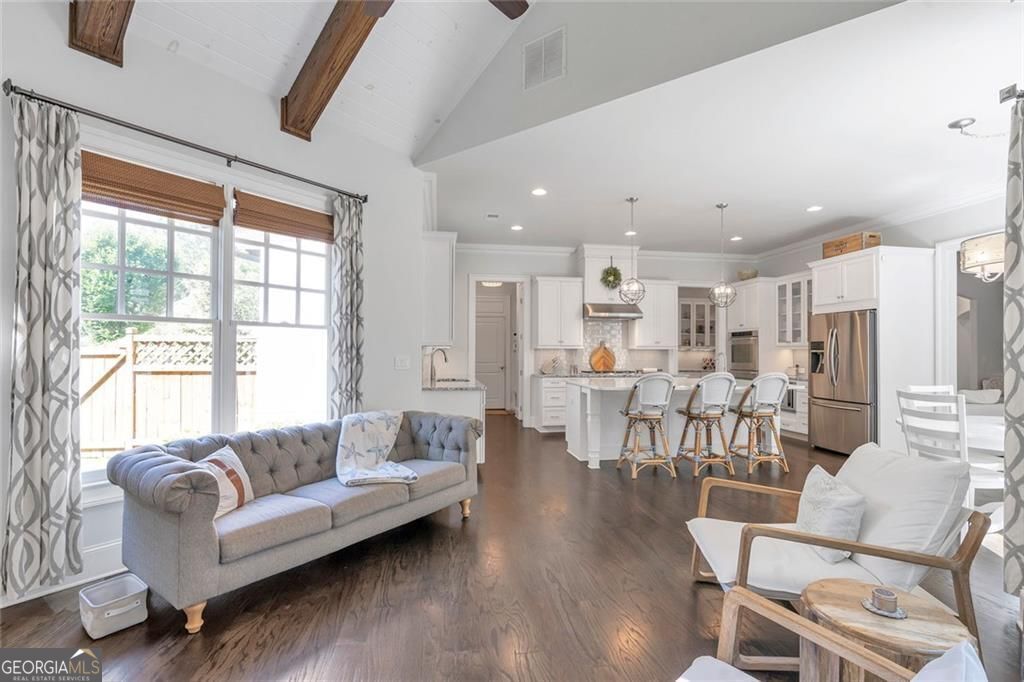 Alpharetta, Georgia 30004, United States, 4 Bedrooms Bedrooms, ,4 BathroomsBathrooms,Residential,Pending,202946