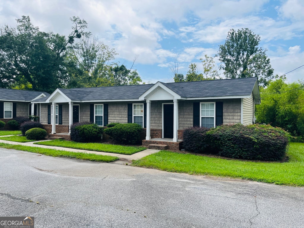 Photo of 47 Robinson Street #42B, Newnan, GA 30263 (MLS # 10872738)