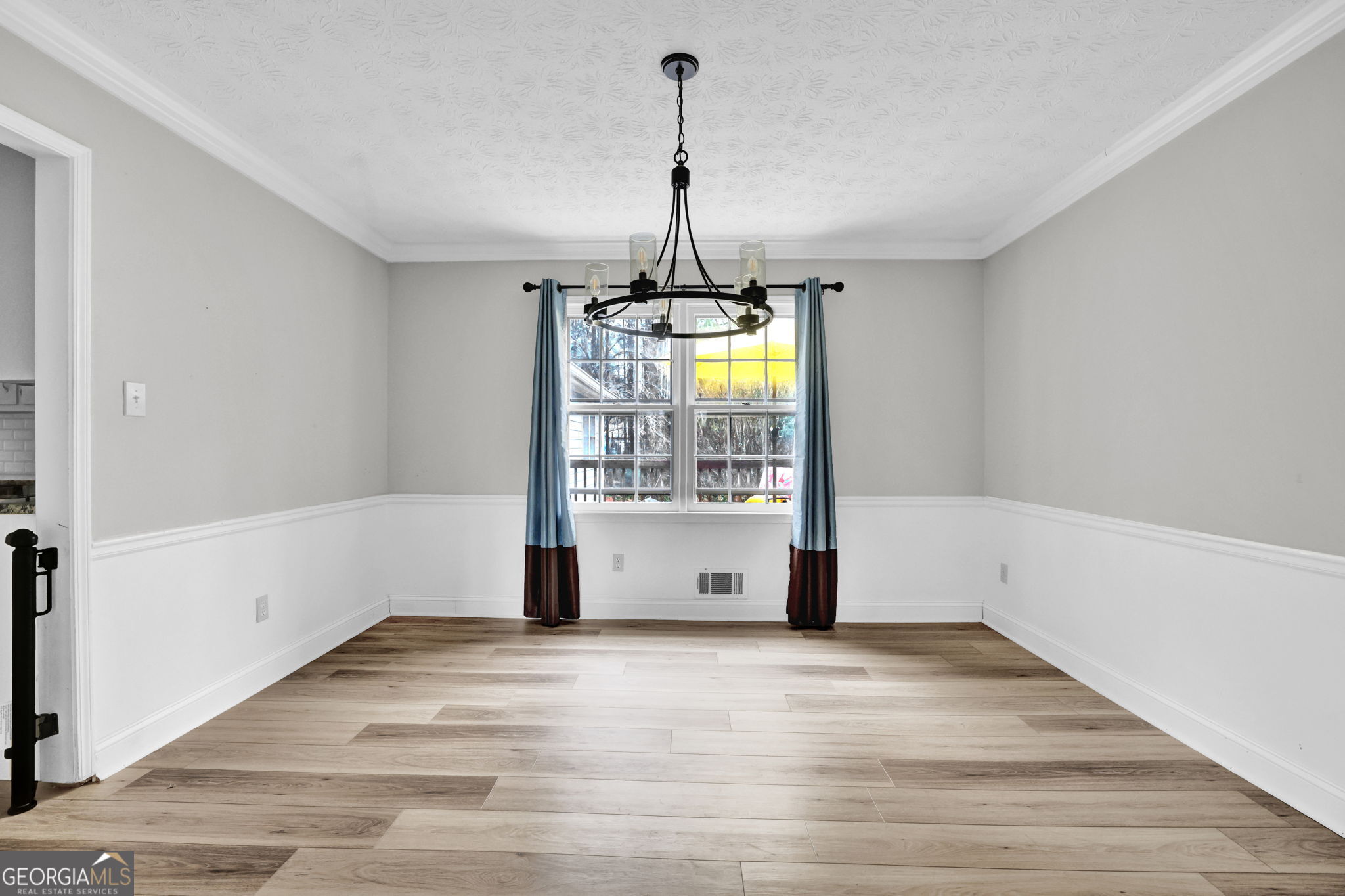 4436 Old Country WAY