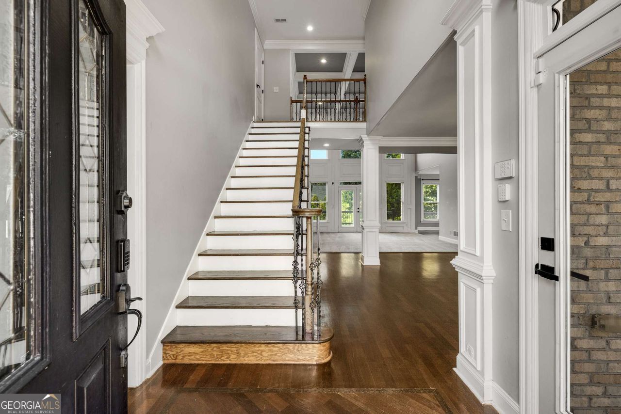 1950 LANCASTER DR