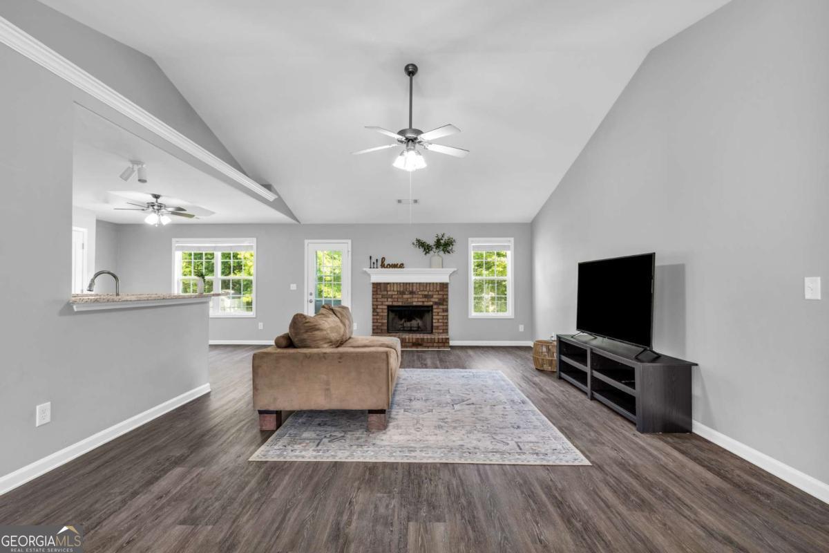 301 Lane DR