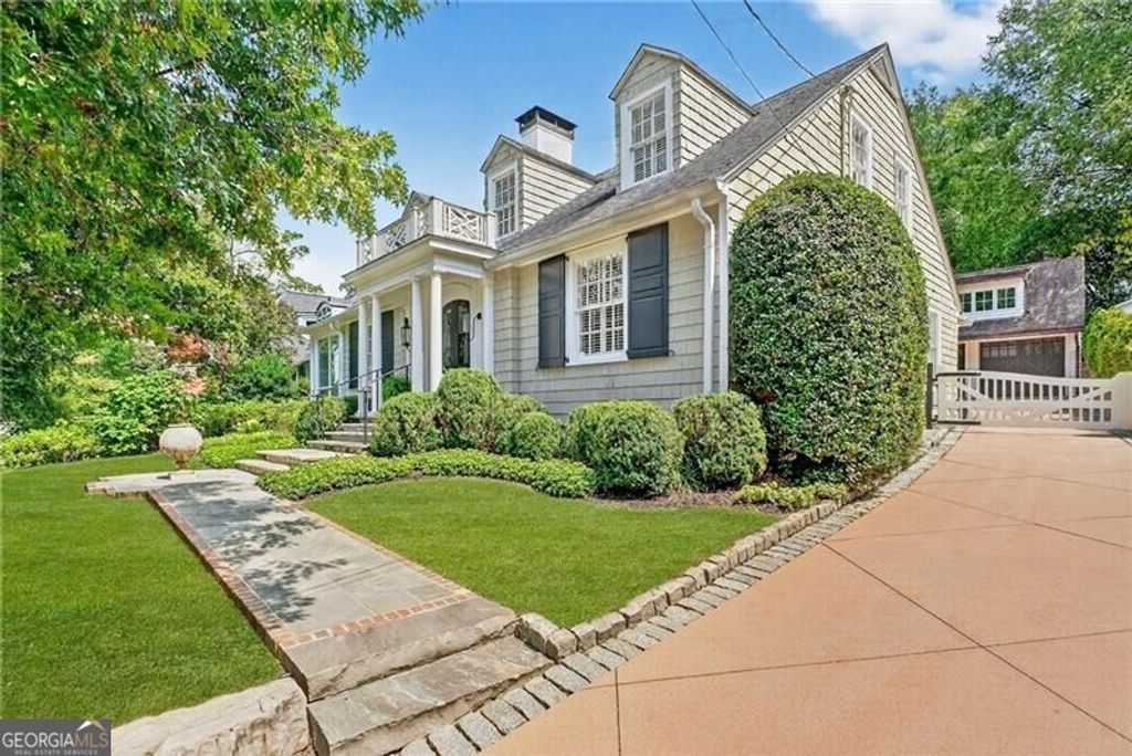Photo of 1861 Anjaco Road NW, Atlanta, GA 30309 (MLS # 10625227)