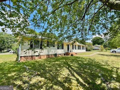 Photo of 206 Mathis Drive NW, Rome, GA 30165 (MLS # 10339190)