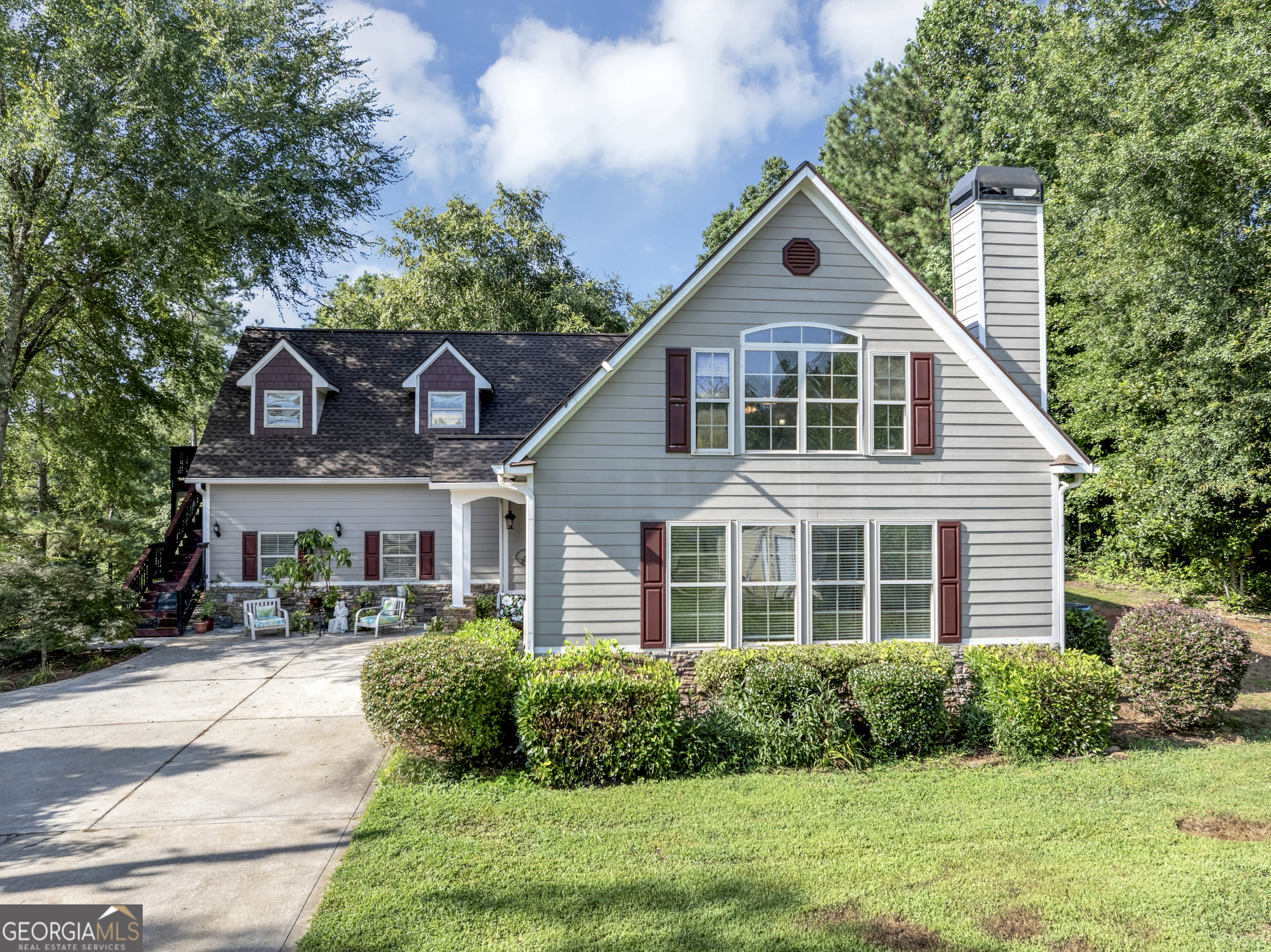 501 South River Drive