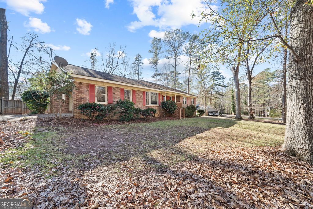 Photo of 121 Windsor Drive, Eatonton, GA 31024 (MLS # 10657996)