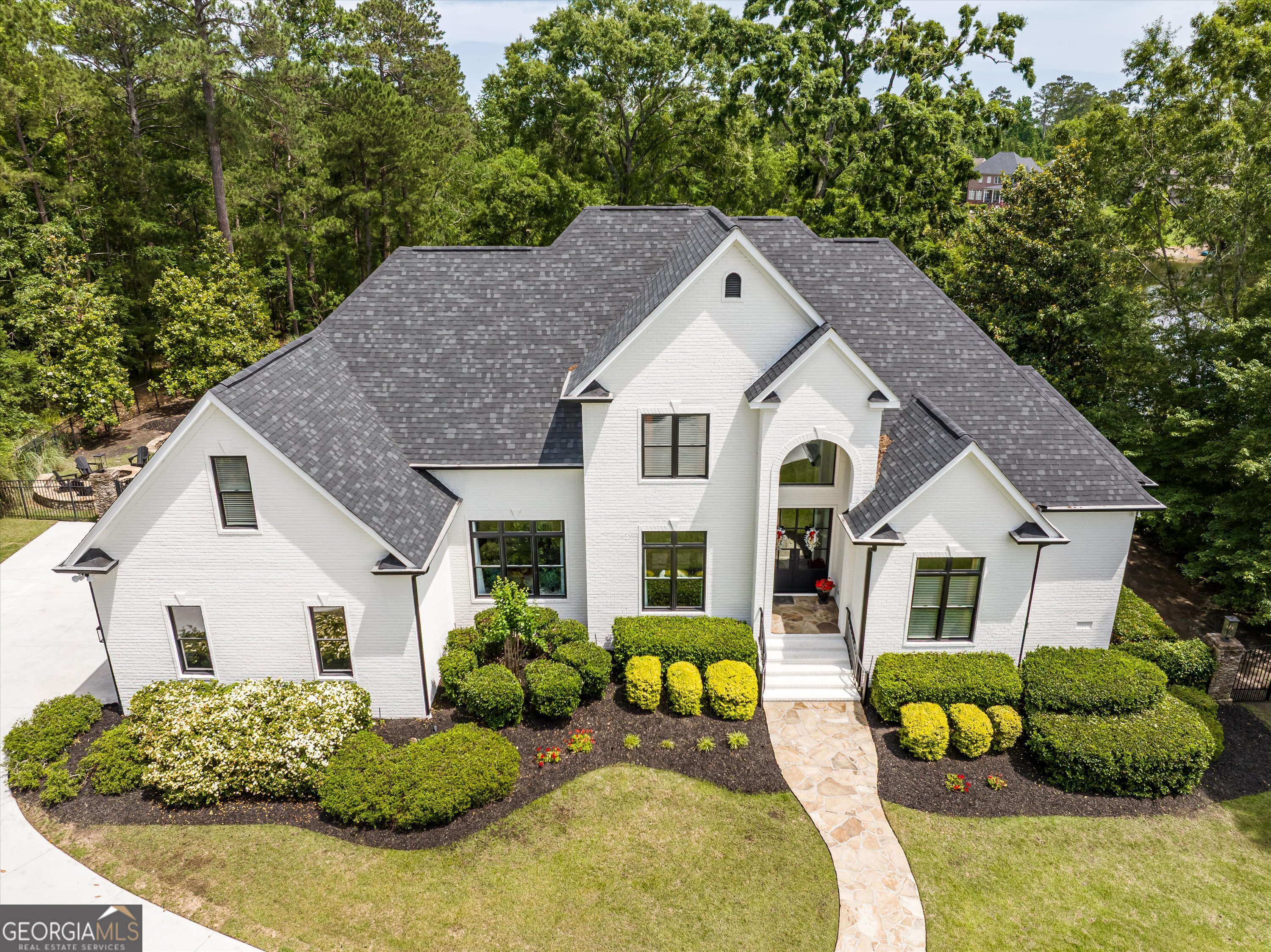462 Armstrong WAY