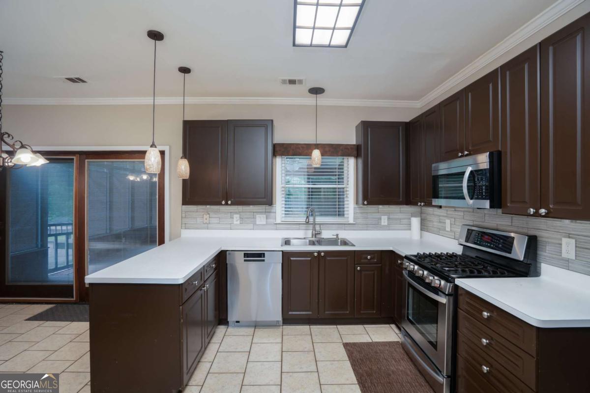 2104 Jockey Hollow DR NW
