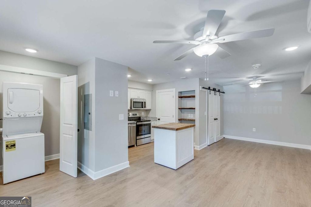 Photo of 710 Jesse Jewell Parkway SE #202 STUDIO, Gainesville, GA 30501 (MLS # 10731948)