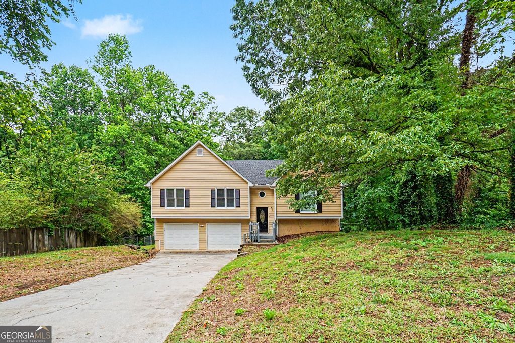 Photo of 202 Garretts Drive, Douglasville, GA 30134 (MLS # 10763745)
