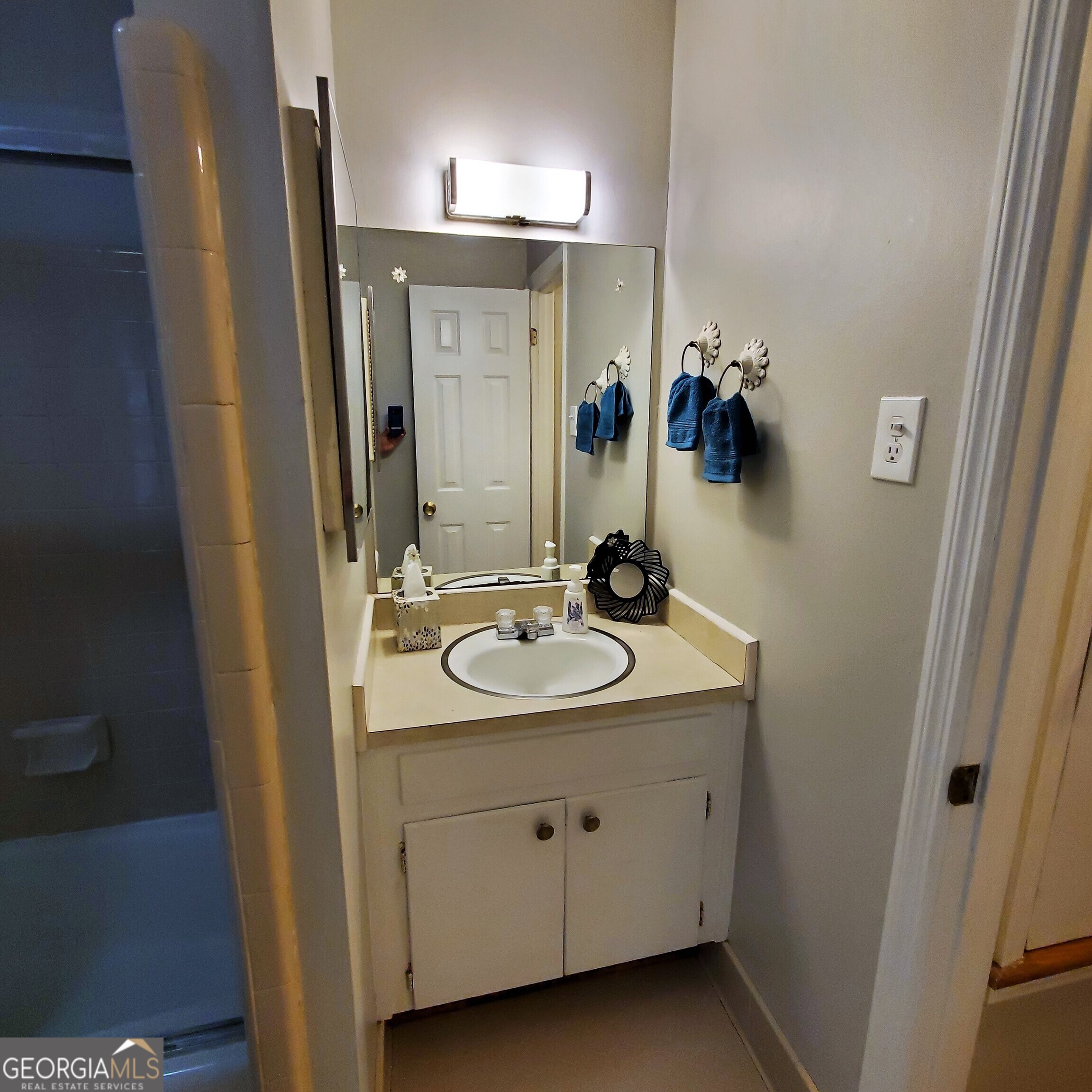 Bonnie Dell - Residential Lease