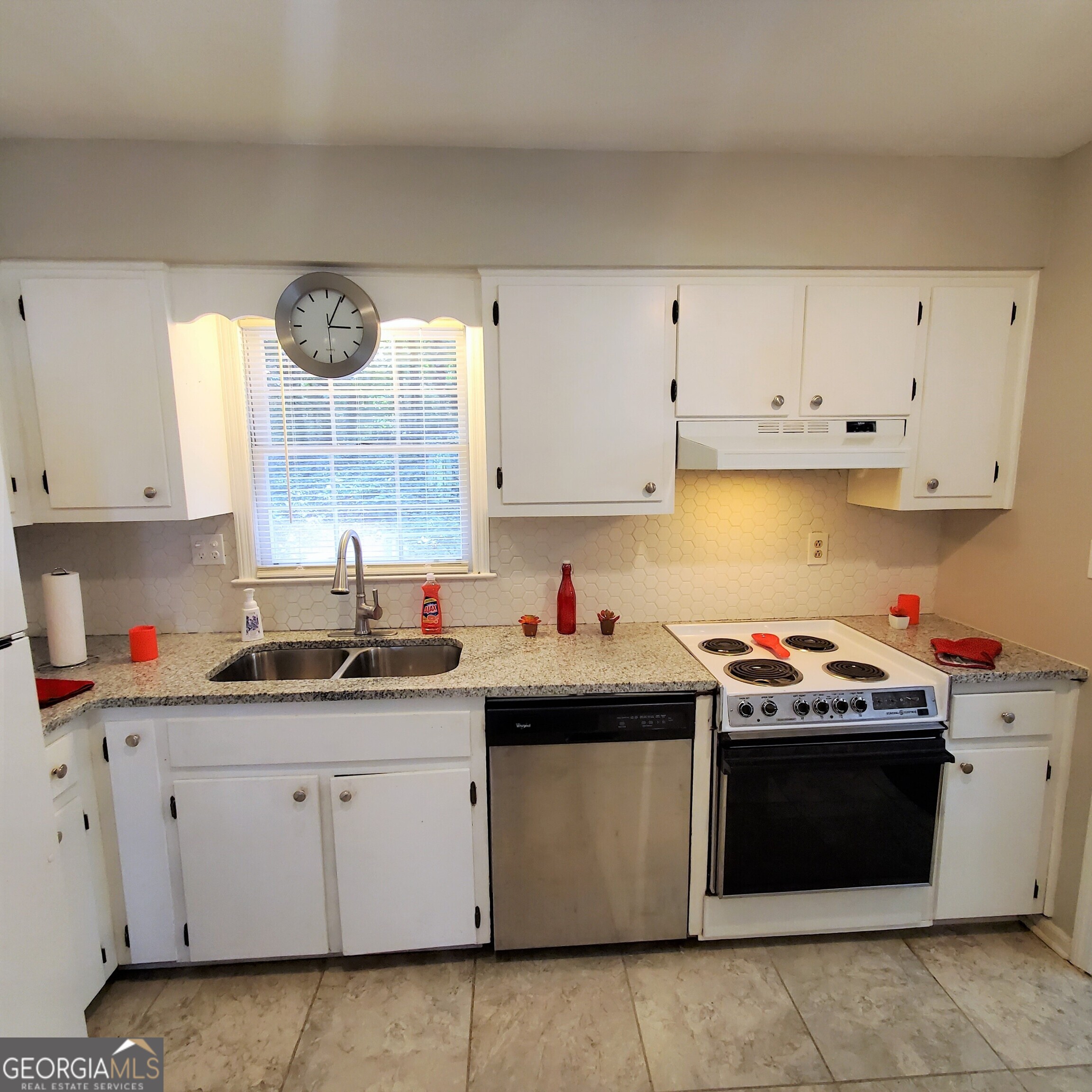 Bonnie Dell - Residential Lease