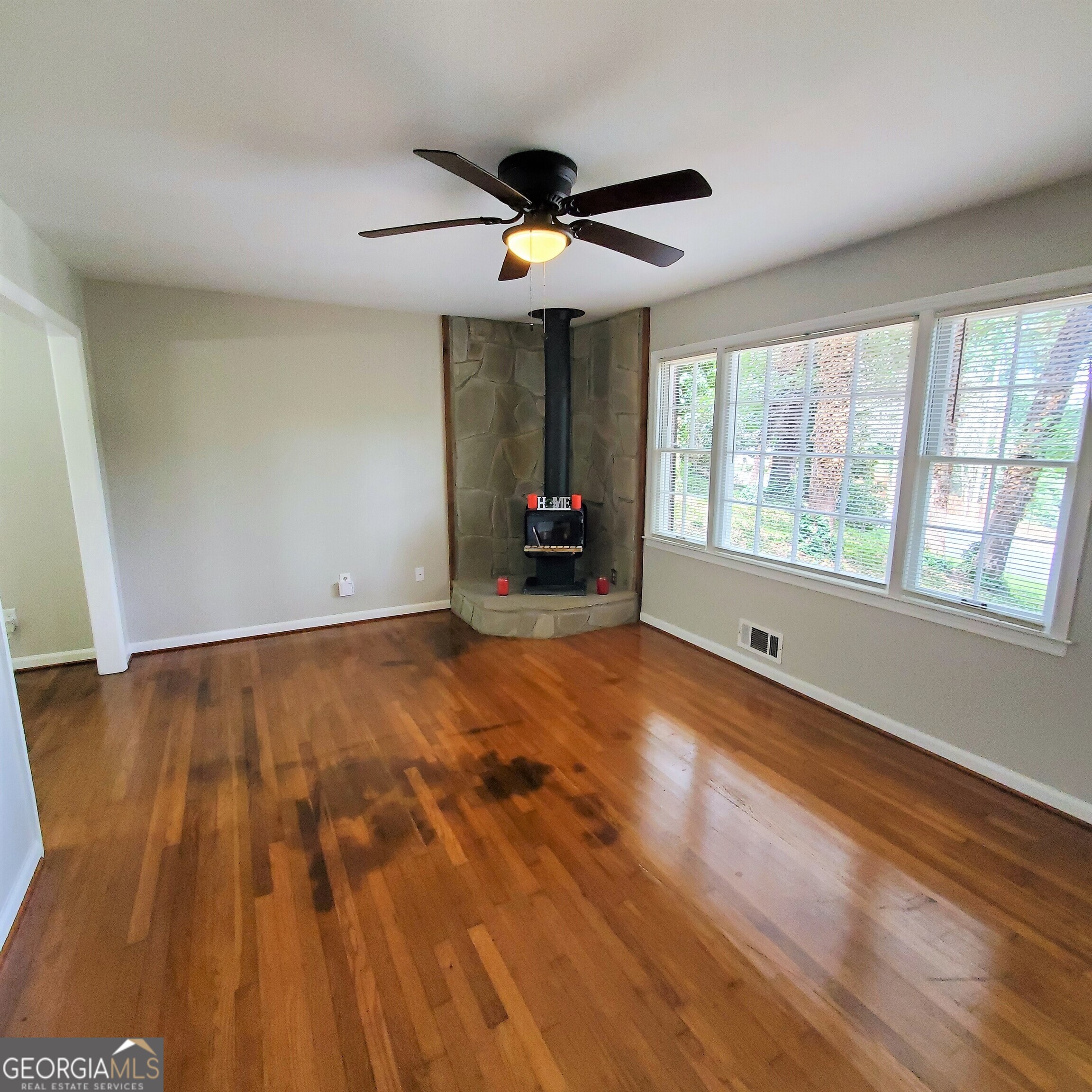 Bonnie Dell - Residential Lease